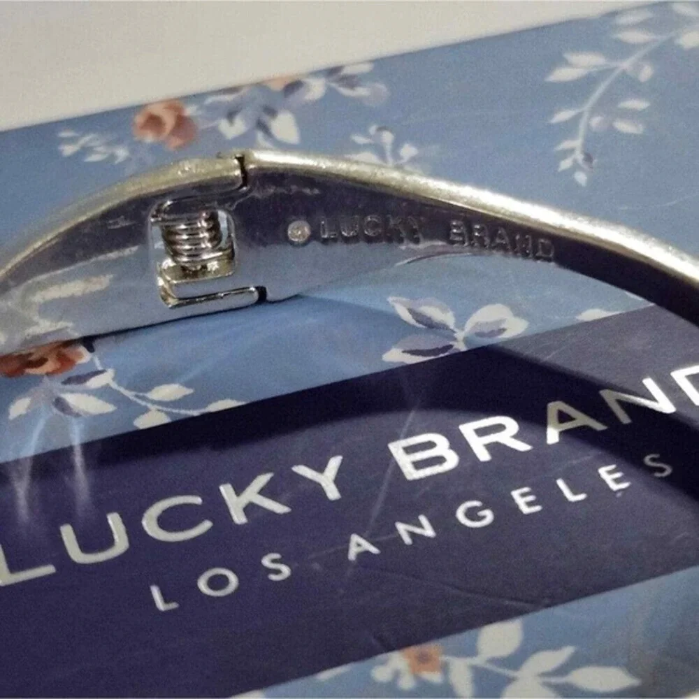 Lucky Brand Womens Silver Tone Faux Pearl Pavé Crystal Hinge Cuff Bracelet - Picture 2 of 3